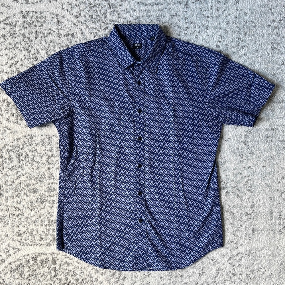 Uniqlo Navy Geometric Patterned Short Sleeve Button Down M